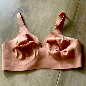 Evelyn Bobbie the starlette Plunge medium